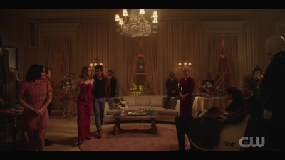 katy_keene_s01e01_1080p_web_h264-xlf_1197.jpg
