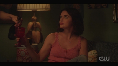 katy_keene_s01e01_1080p_web_h264-xlf_1206.jpg