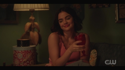 katy_keene_s01e01_1080p_web_h264-xlf_1211.jpg