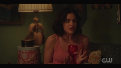 katy_keene_s01e01_1080p_web_h264-xlf_1224.jpg