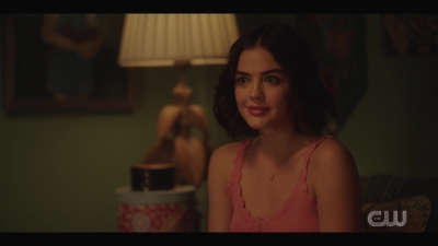 katy_keene_s01e01_1080p_web_h264-xlf_1284.jpg