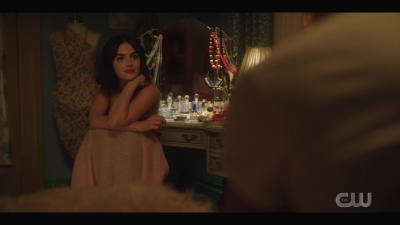 katy_keene_s01e01_1080p_web_h264-xlf_1468.jpg