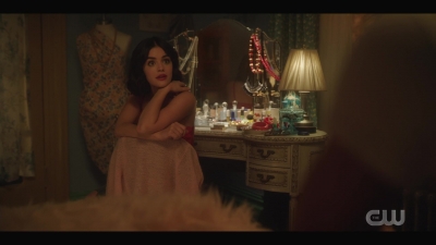 katy_keene_s01e01_1080p_web_h264-xlf_1471.jpg