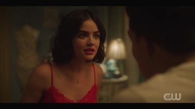 katy_keene_s01e01_1080p_web_h264-xlf_1487.jpg