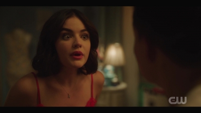 katy_keene_s01e01_1080p_web_h264-xlf_1490.jpg