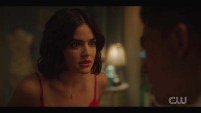 katy_keene_s01e01_1080p_web_h264-xlf_1500.jpg