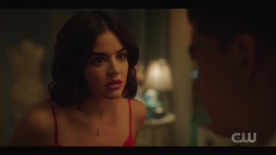 katy_keene_s01e01_1080p_web_h264-xlf_1501.jpg