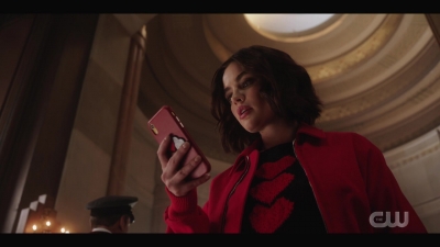 katy_keene_s01e01_1080p_web_h264-xlf_1558.jpg