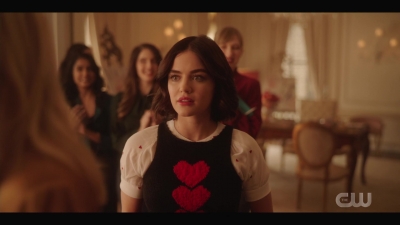 katy_keene_s01e01_1080p_web_h264-xlf_1604.jpg
