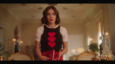 katy_keene_s01e01_1080p_web_h264-xlf_1748.jpg