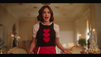 katy_keene_s01e01_1080p_web_h264-xlf_1750.jpg