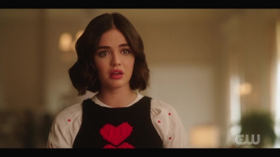 katy_keene_s01e01_1080p_web_h264-xlf_1774.jpg