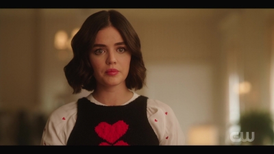 katy_keene_s01e01_1080p_web_h264-xlf_1777.jpg
