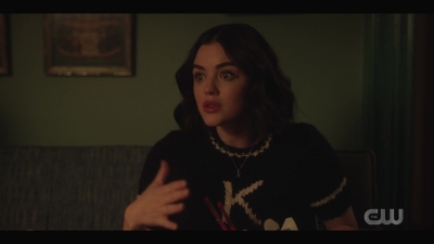 katy_keene_s01e01_1080p_web_h264-xlf_1790.jpg