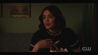 katy_keene_s01e01_1080p_web_h264-xlf_1794.jpg