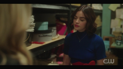 katy_keene_s01e01_1080p_web_h264-xlf_2046.jpg