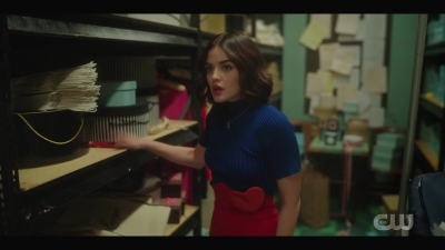 katy_keene_s01e01_1080p_web_h264-xlf_2053.jpg