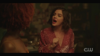 katy_keene_s01e01_1080p_web_h264-xlf_2081.jpg