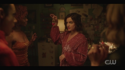 katy_keene_s01e01_1080p_web_h264-xlf_2103.jpg