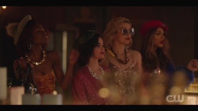 katy_keene_s01e01_1080p_web_h264-xlf_2134.jpg