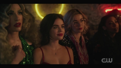 katy_keene_s01e01_1080p_web_h264-xlf_2379.jpg