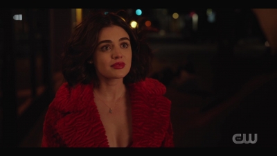 katy_keene_s01e01_1080p_web_h264-xlf_2476.jpg