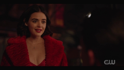 katy_keene_s01e01_1080p_web_h264-xlf_2512.jpg