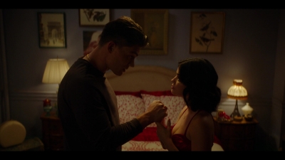 katy_keene_s01e02_1080p_web_h264-memento_0210.jpg