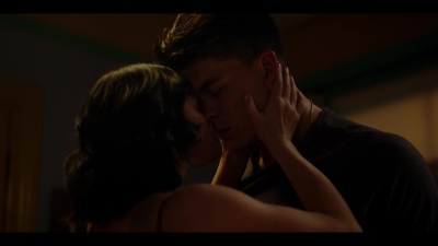katy_keene_s01e02_1080p_web_h264-memento_0239.jpg