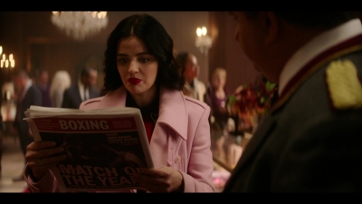 katy_keene_s01e02_1080p_web_h264-memento_0392.jpg