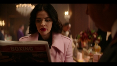 katy_keene_s01e02_1080p_web_h264-memento_0395.jpg