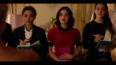 katy_keene_s01e02_1080p_web_h264-memento_0453.jpg