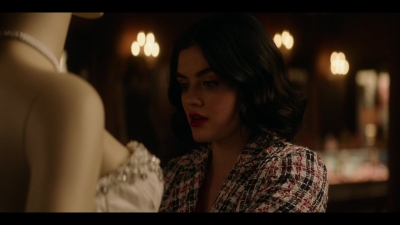 katy_keene_s01e02_1080p_web_h264-memento_2210.jpg