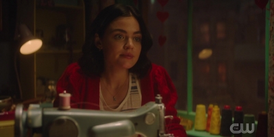 katy_keene_s01e03_1080p_webrip_x264-xlf_0031.jpg