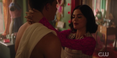 katy_keene_s01e03_1080p_webrip_x264-xlf_0207.jpg