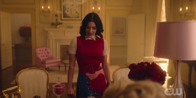 katy_keene_s01e03_1080p_webrip_x264-xlf_0785.jpg