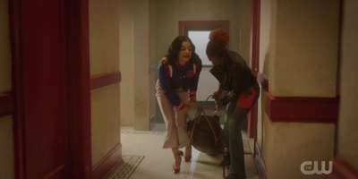 katy_keene_s01e03_1080p_webrip_x264-xlf_0817.jpg
