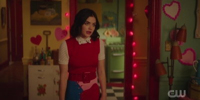katy_keene_s01e03_1080p_webrip_x264-xlf_1240.jpg
