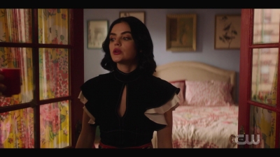 katy_keene_s01e04_internal_1080p_web_h264-hillary_0121.jpg