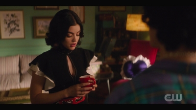 katy_keene_s01e04_internal_1080p_web_h264-hillary_0141.jpg