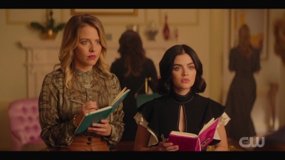 katy_keene_s01e04_internal_1080p_web_h264-hillary_0399.jpg
