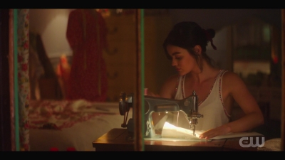 katy_keene_s01e04_internal_1080p_web_h264-hillary_2457.jpg