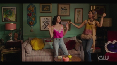 katy_keene_s01e05_internal_1080p_web_h264-trump_1208.jpg