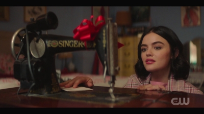 katy_keene_s01e05_internal_1080p_web_h264-trump_2494.jpg