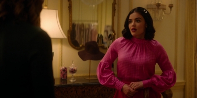 katy_keene_s01e07_1080p_web_h264-memento_0054.jpg