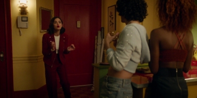 katy_keene_s01e07_1080p_web_h264-memento_0721.jpg