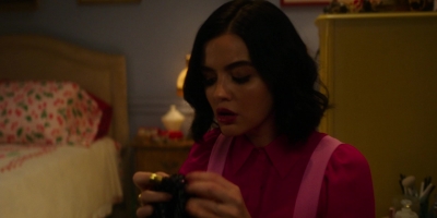 katy_keene_s01e07_1080p_web_h264-memento_1028.jpg