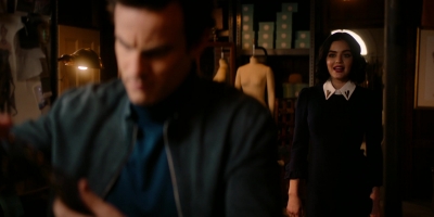 katy_keene_s01e09_1080p_web_h264-memento_0426.jpg