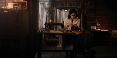 katy_keene_s01e09_1080p_web_h264-memento_0451.jpg