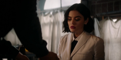 katy_keene_s01e09_1080p_web_h264-memento_0468.jpg